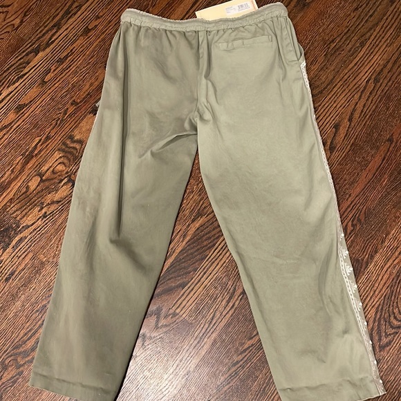 NWT Johnny Was Embroidered Green Stretch Twill Pants! - Picture 5 of 6